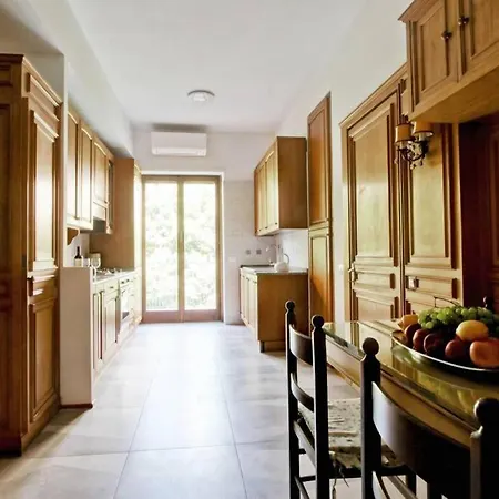 Apartment Tizii Rome